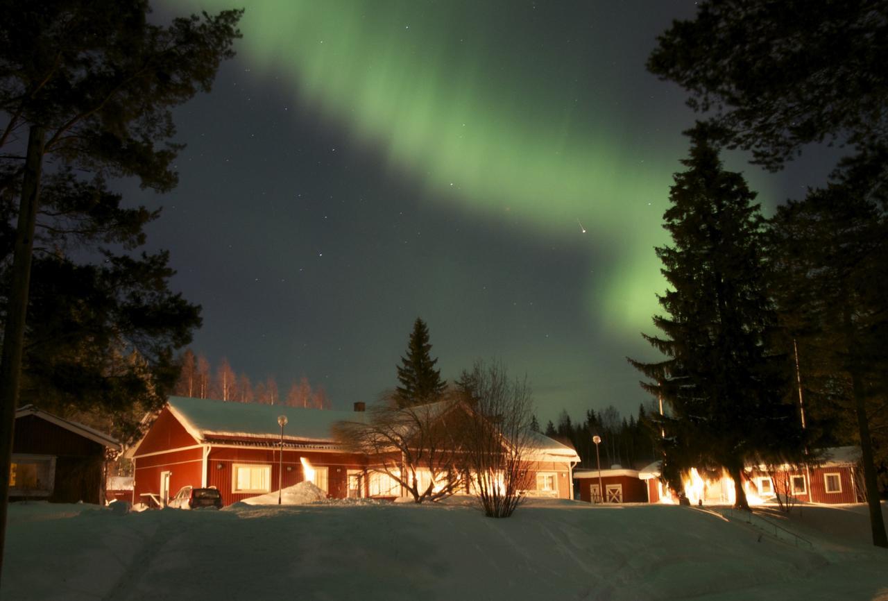 Pine Bay Lodge Person Bagian luar foto